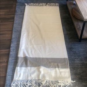 Hearth and Hand throw blanket